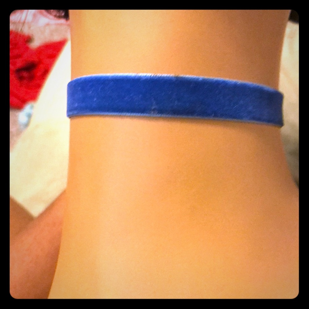 A Blue Velvet Chocker💙💙